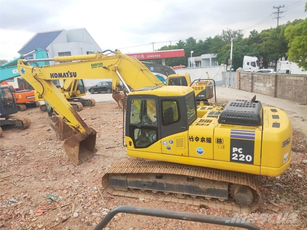 Komatsu PC220-7 Kāpurķēžu ekskavatori