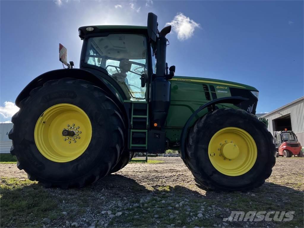 John Deere 6250R Traktori