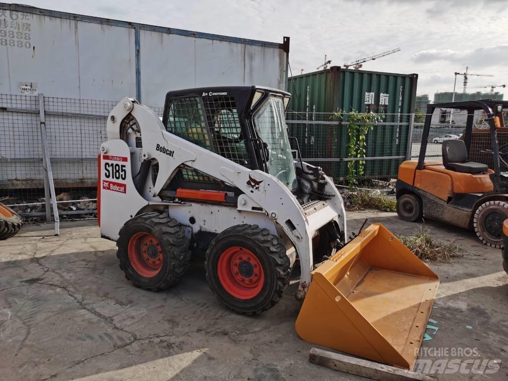 Bobcat S185 Lietoti riteņu kompaktiekrāvēji