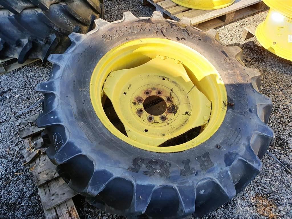 BKT 380/85R28 x2 Riepas, riteņi un diski
