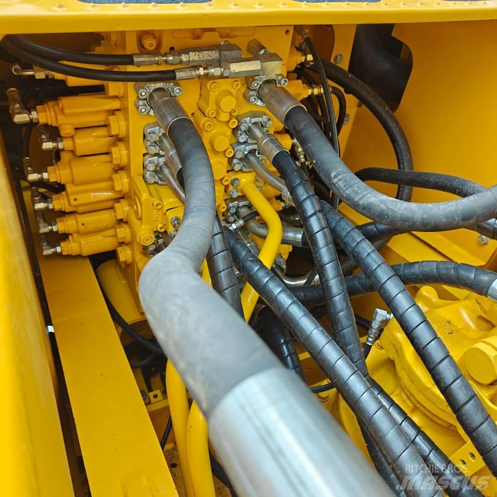 Komatsu 220-8MO Kāpurķēžu ekskavatori