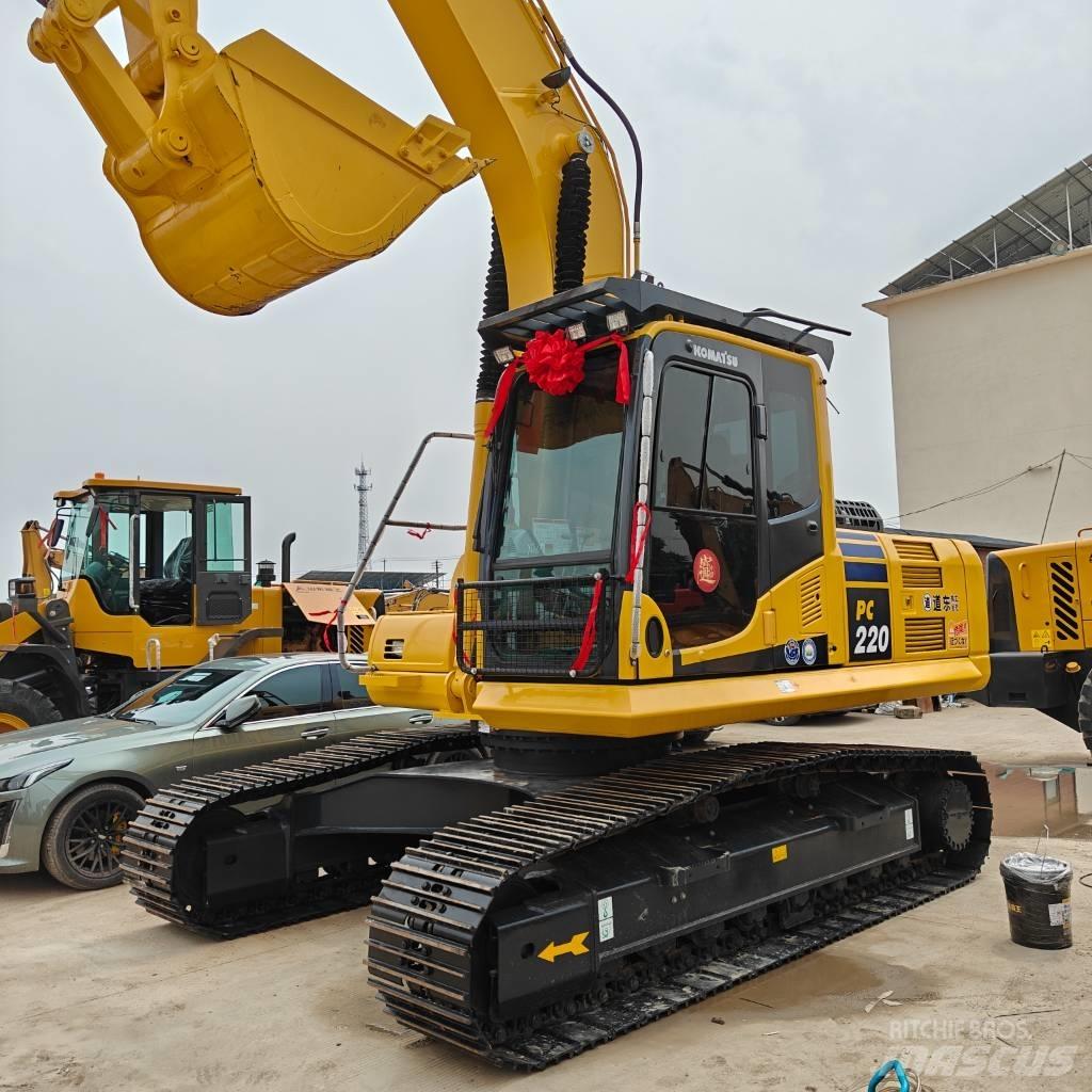 Komatsu 220-8MO Kāpurķēžu ekskavatori