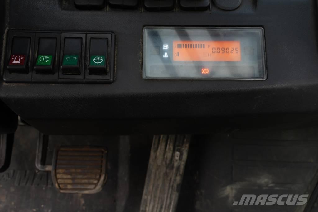 Manitou MI 25 D Tehnika ar dīzeļa dzinēju