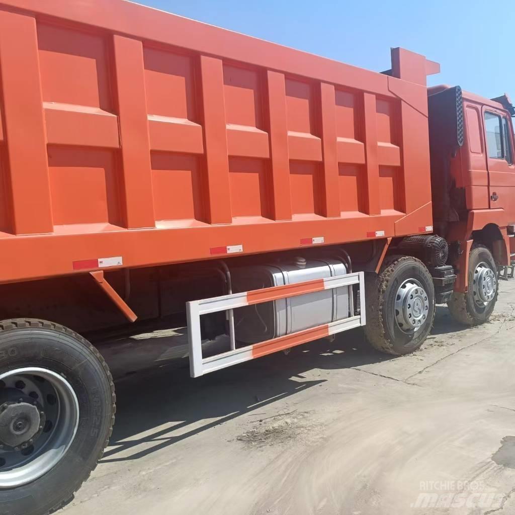 Shacman F3000 8X4 Pašizgāzējs