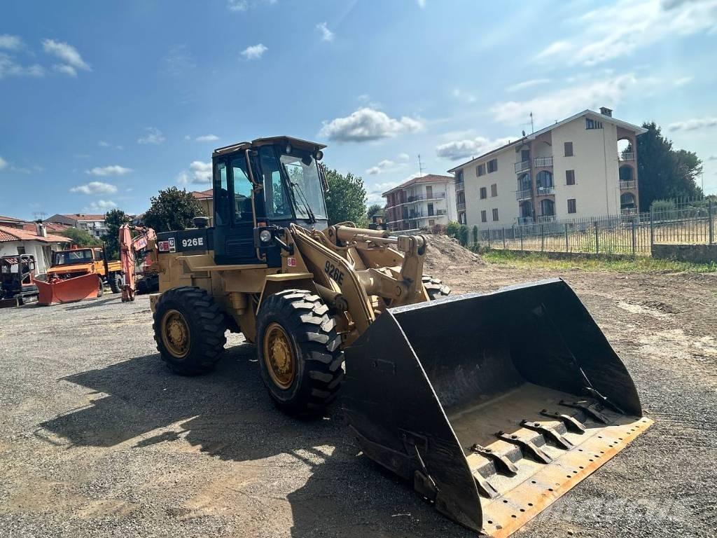 CAT 926 Iekrāvēji uz riteņiem
