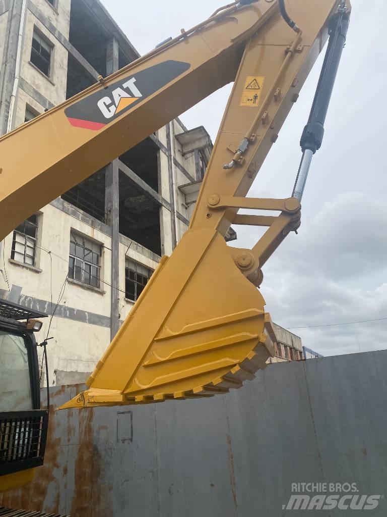 CAT 320 D Kāpurķēžu ekskavatori