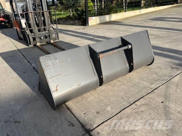 Manitou Bucket Teleskopiskie manipulatori