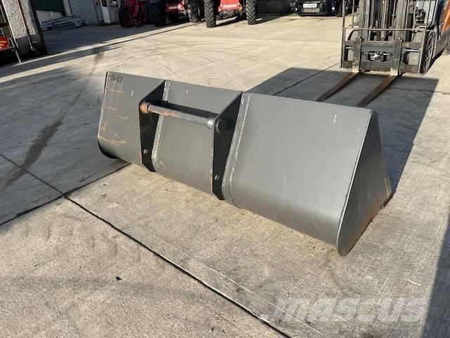Manitou Bucket Teleskopiskie manipulatori