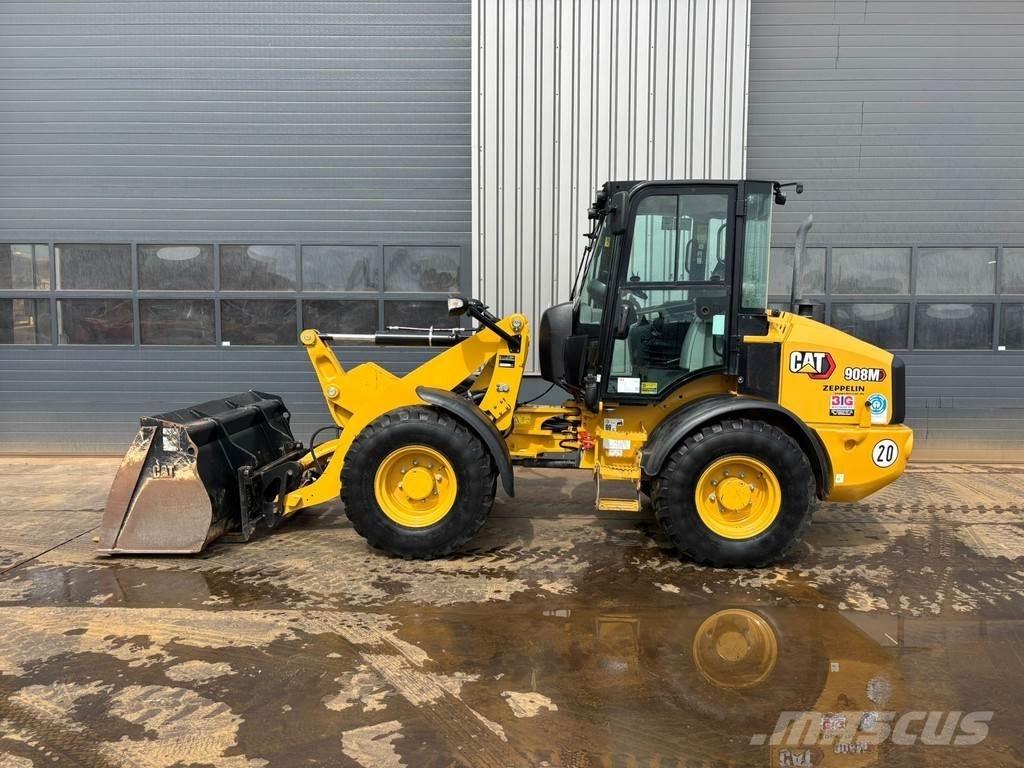 CAT 908M Iekrāvēji uz riteņiem
