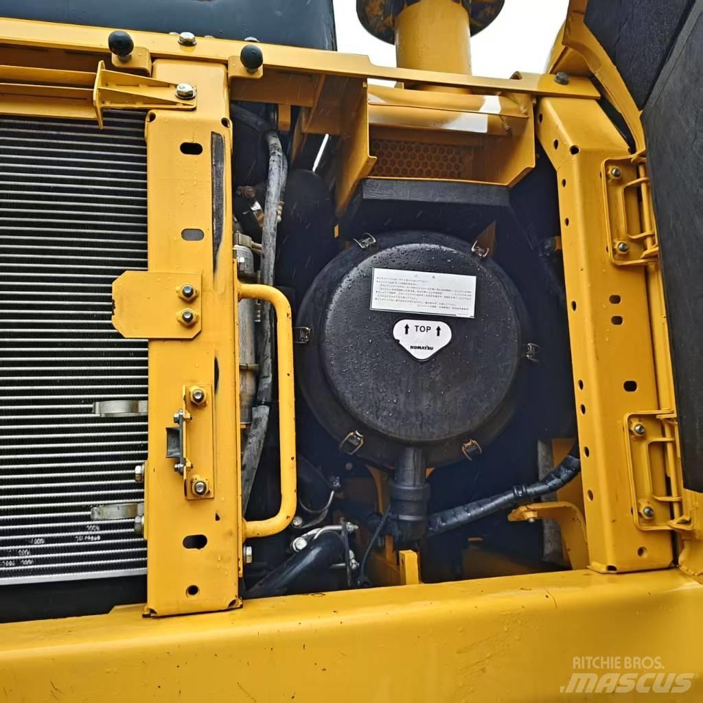 Komatsu PC400-8 Kāpurķēžu ekskavatori