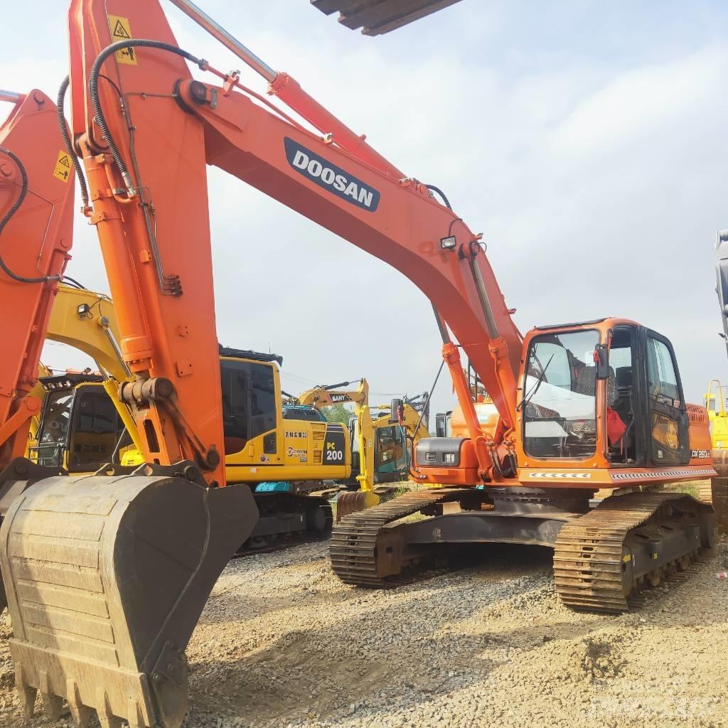 Doosan DX260LC Kāpurķēžu ekskavatori
