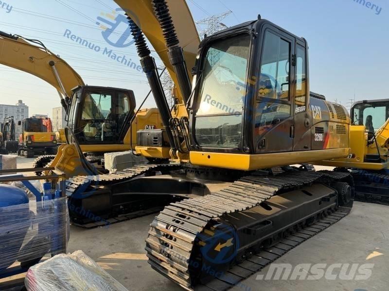 CAT 326D2 Kāpurķēžu ekskavatori