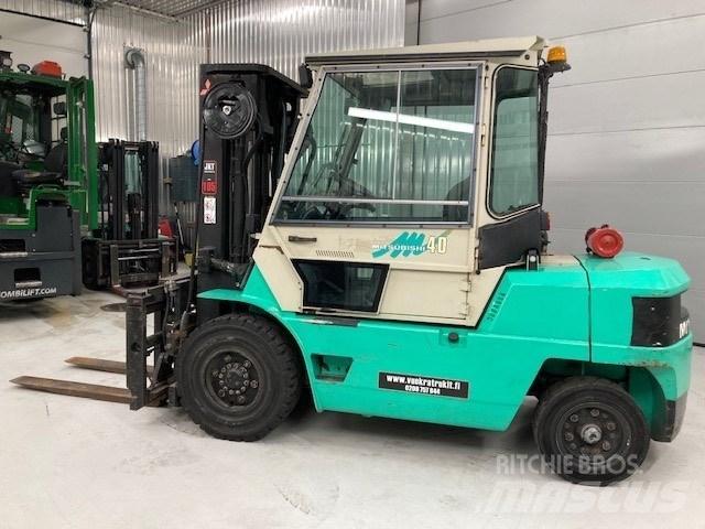 Mitsubishi FD40 Tehnika ar dīzeļa dzinēju