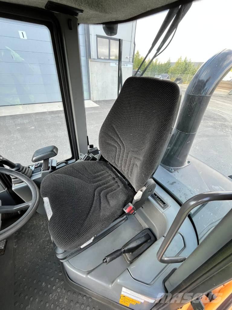 Volvo L 30 G Iekrāvēji uz riteņiem