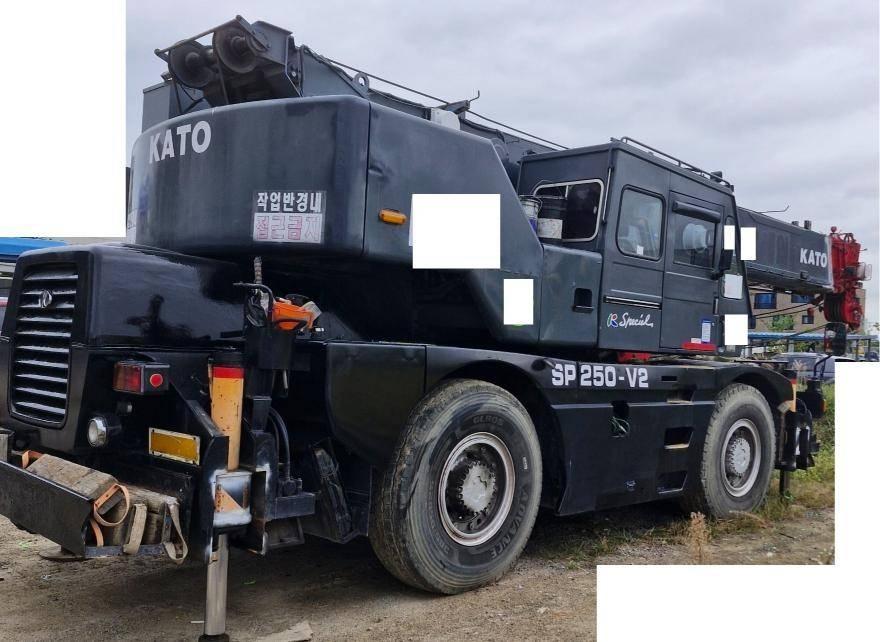 Kato KR 25 H V-2 Celtņi nelīdzenām virsmām