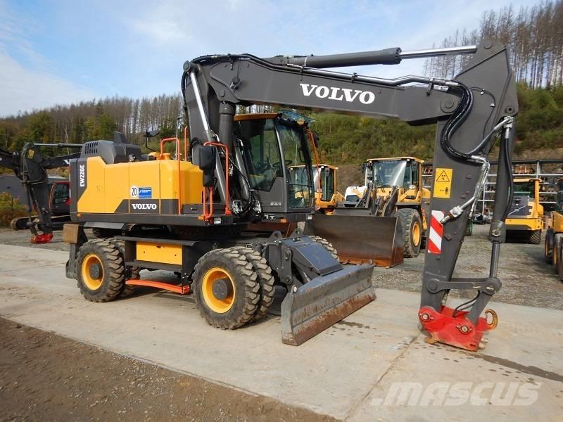 Volvo EW 220 E Ekskavatori uz riteņiem