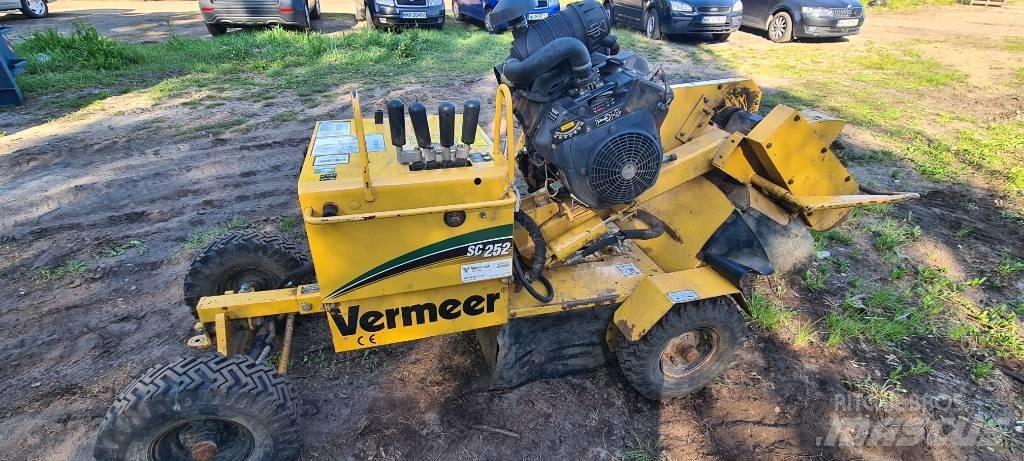 Vermeer SC252 Koku stumbru frēze