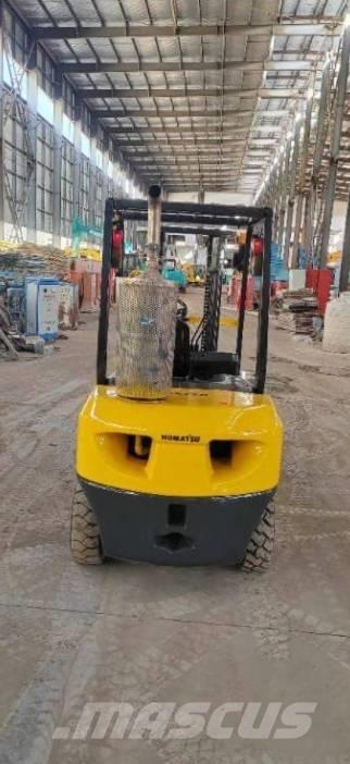 Komatsu FD 30 T-14 Tehnika ar dīzeļa dzinēju