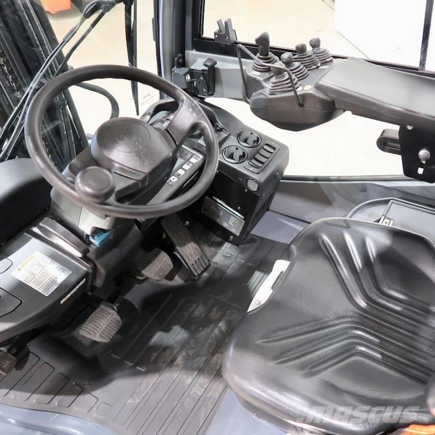 Toyota 52-8FDJF35 Tehnika ar dīzeļa dzinēju