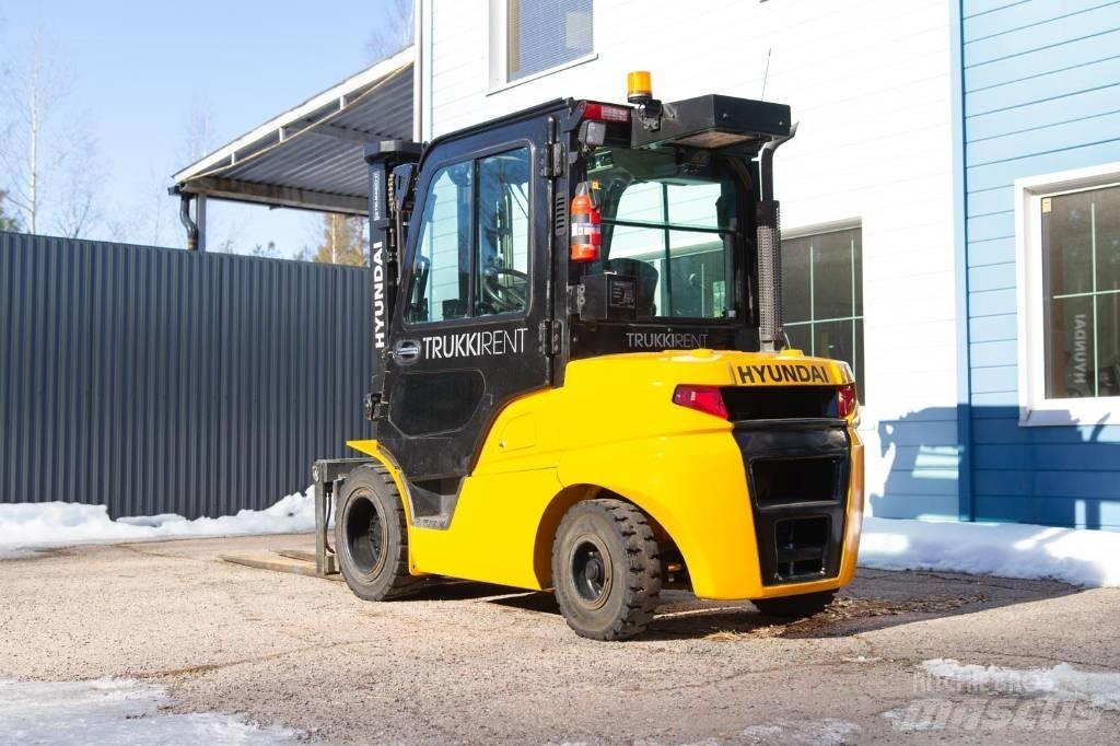 Hyundai 35 DA-9 Tehnika ar dīzeļa dzinēju