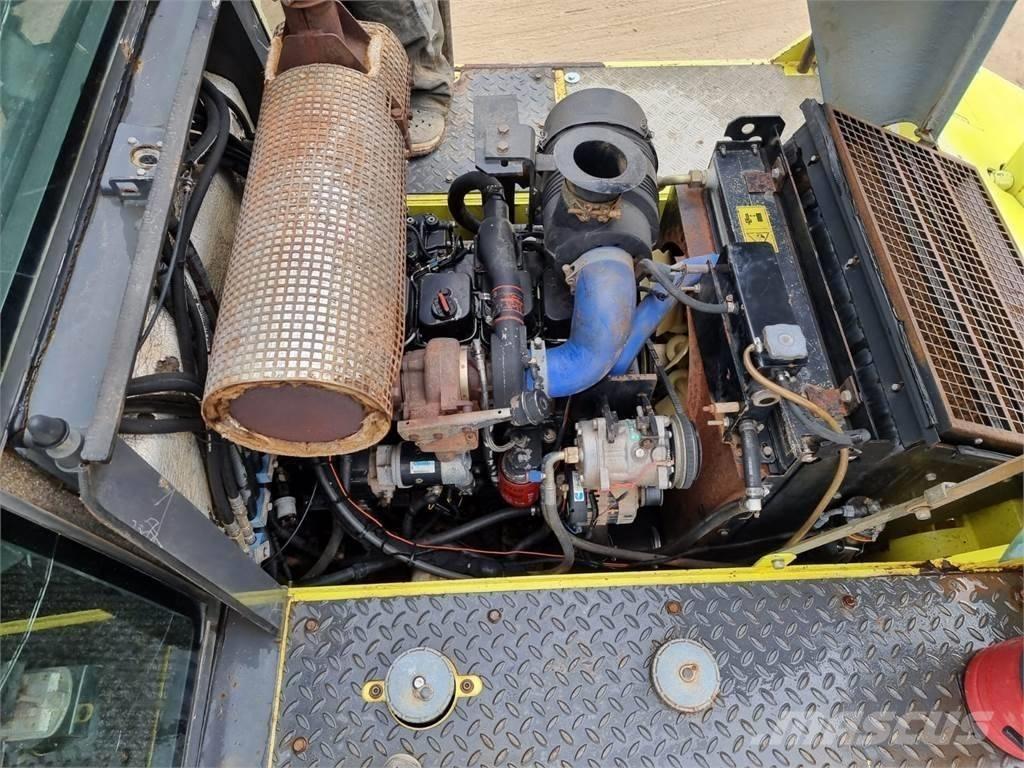 Ammann AP 240 Pneimatiskie veltņi