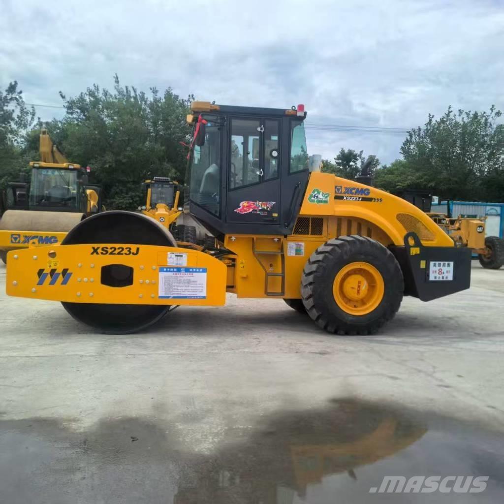 XCMG XS 223 J Vienvalča grunts veltņi