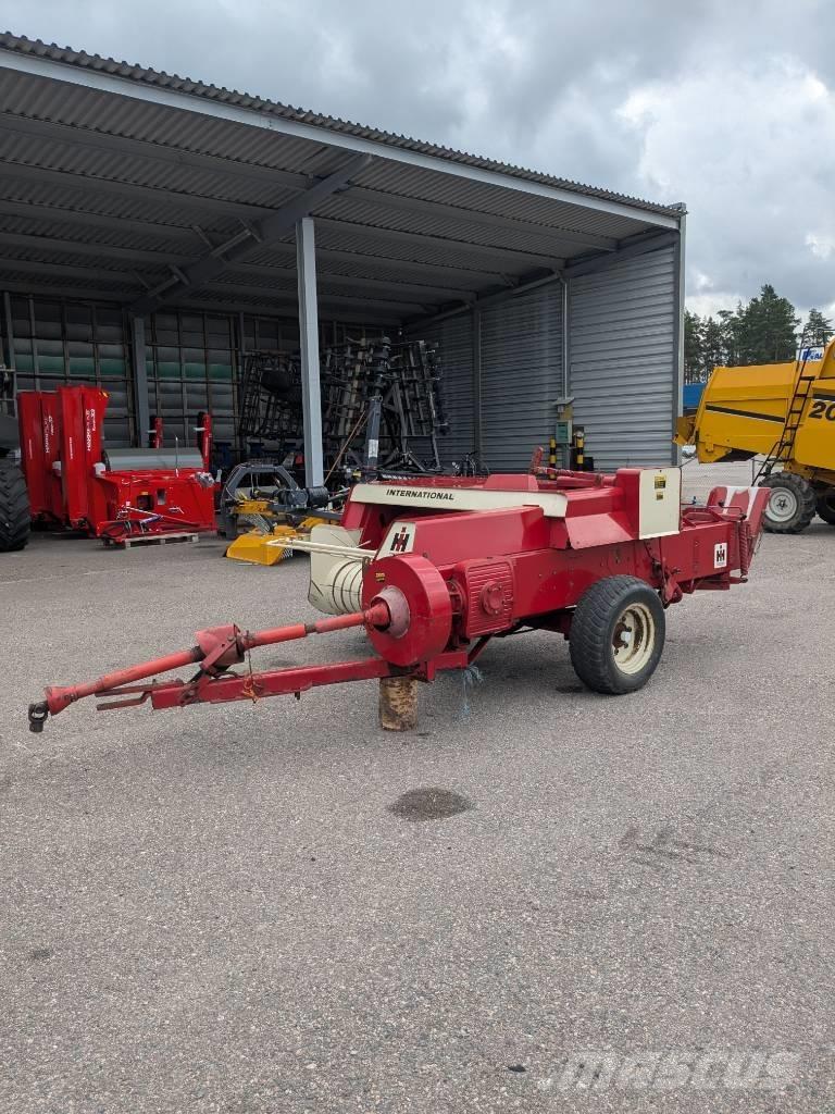 International 430 T Ķīpu preses
