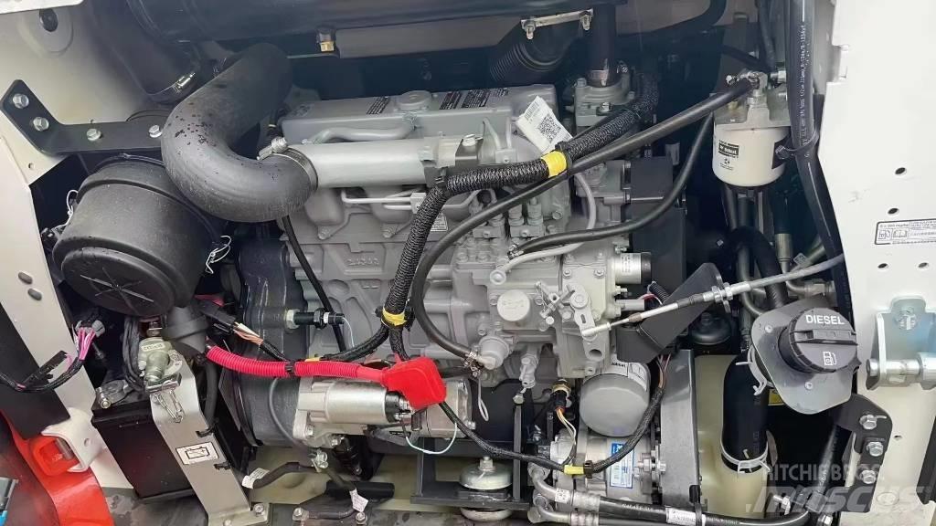 Bobcat S 450 Lietoti riteņu kompaktiekrāvēji