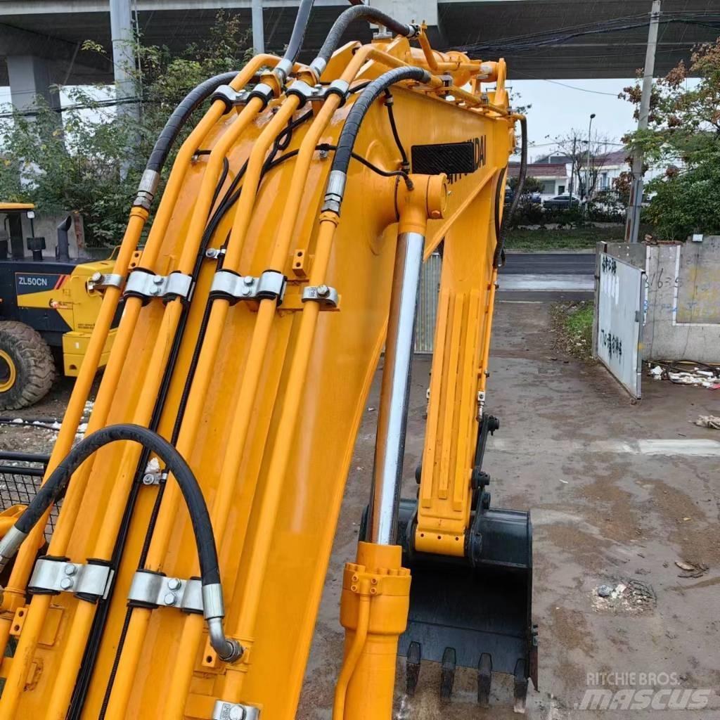 Hyundai R220LC-9 Kāpurķēžu ekskavatori