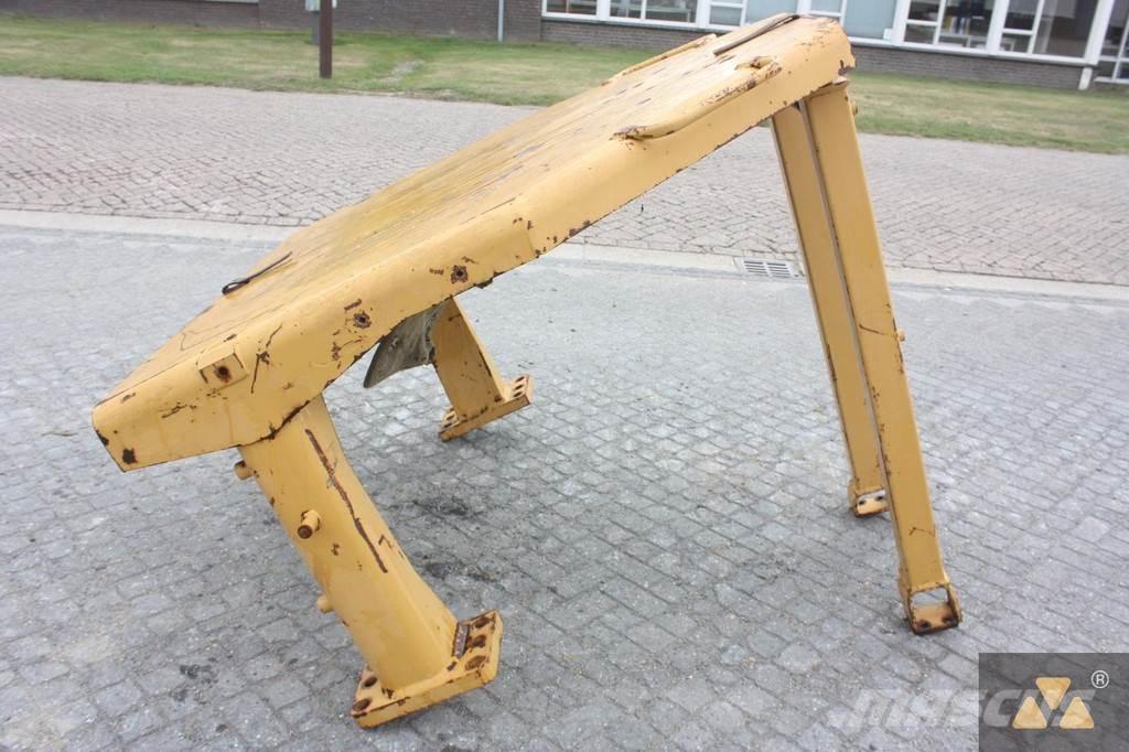 CAT D8N O-rops cab Kabīnes un interjers