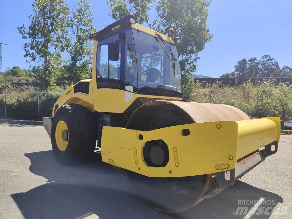 Bomag BW 211 D-50 Pneimatiskie veltņi