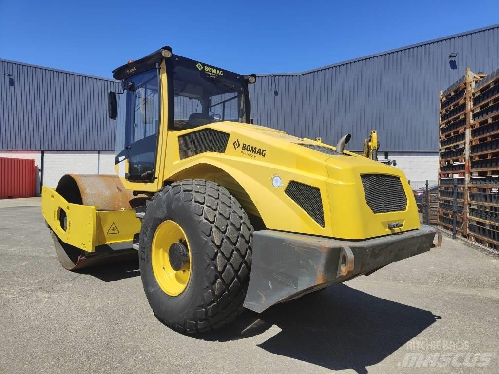 Bomag BW 211 D-50 Pneimatiskie veltņi