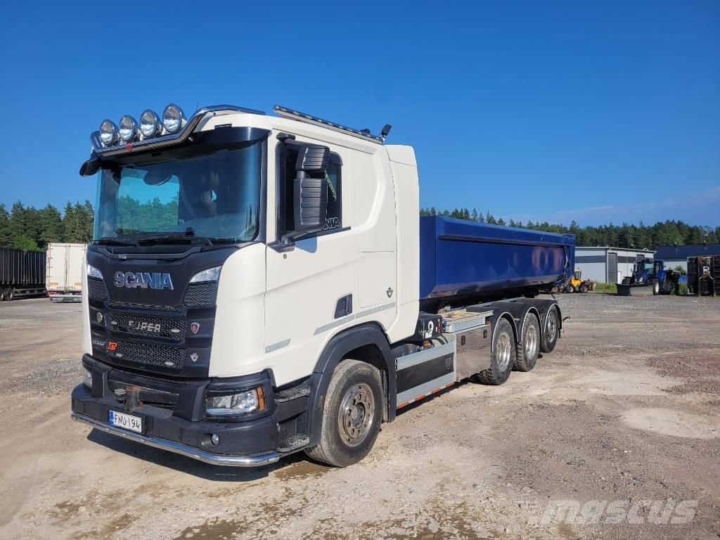 Scania R520 Treileri ar āķi