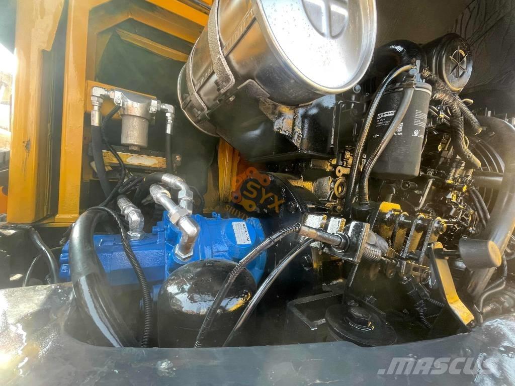 Hyundai 60w Ekskavatori uz riteņiem