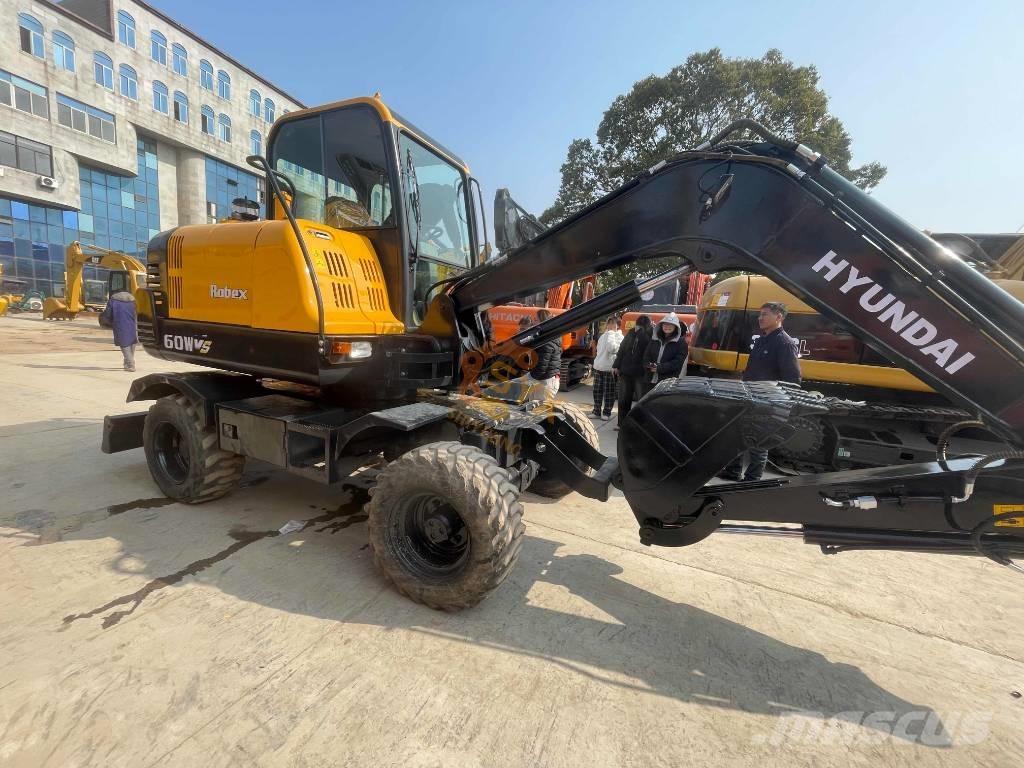 Hyundai 60w Ekskavatori uz riteņiem