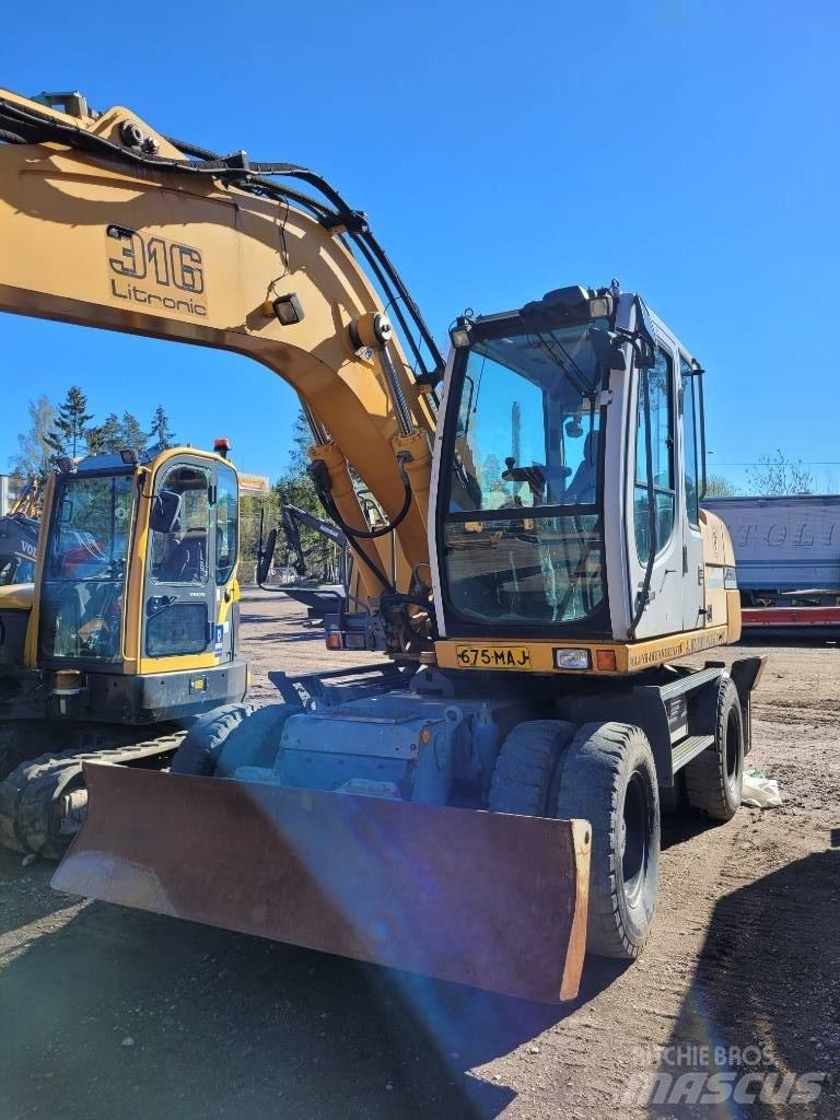 Liebherr 316 Ekskavatori uz riteņiem