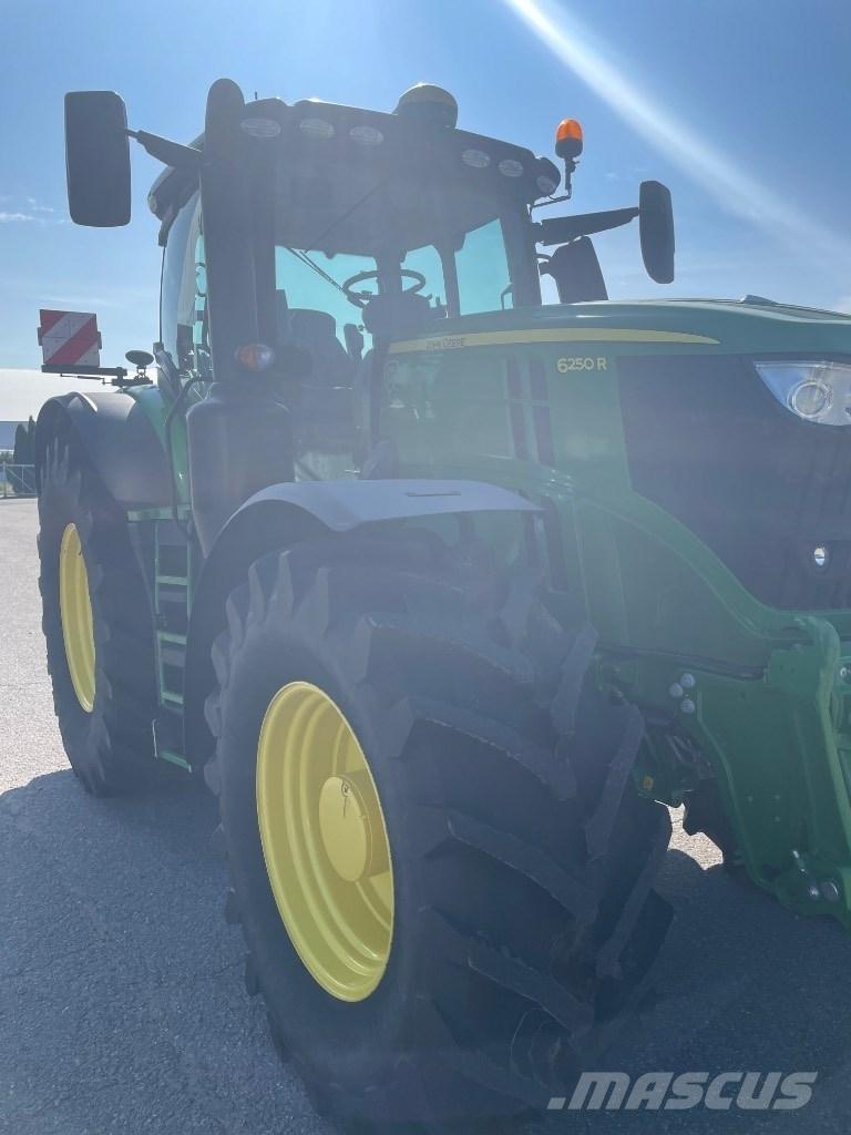 John Deere 6250 R Traktori