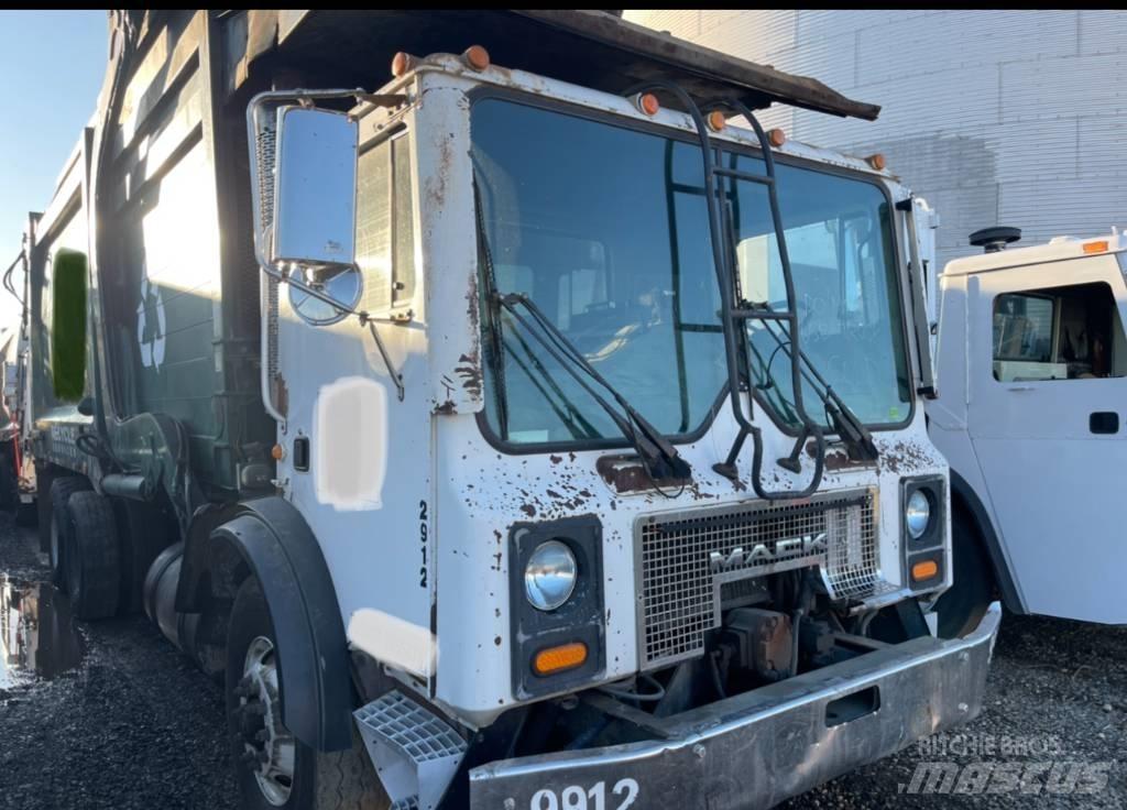 Mack MR600 Atkritumu izvešanas transports