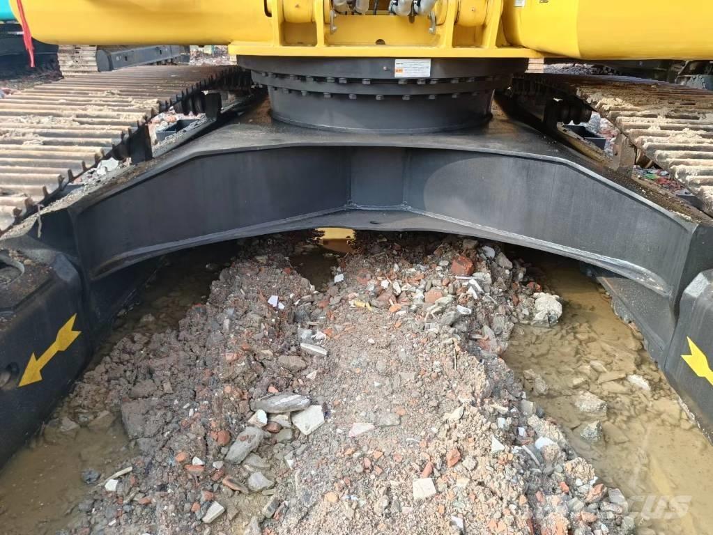 Komatsu PC 200-8 Kāpurķēžu ekskavatori