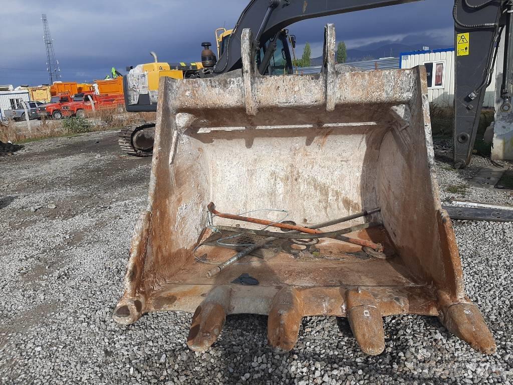 Hitachi ZX 670 LC H Kāpurķēžu ekskavatori