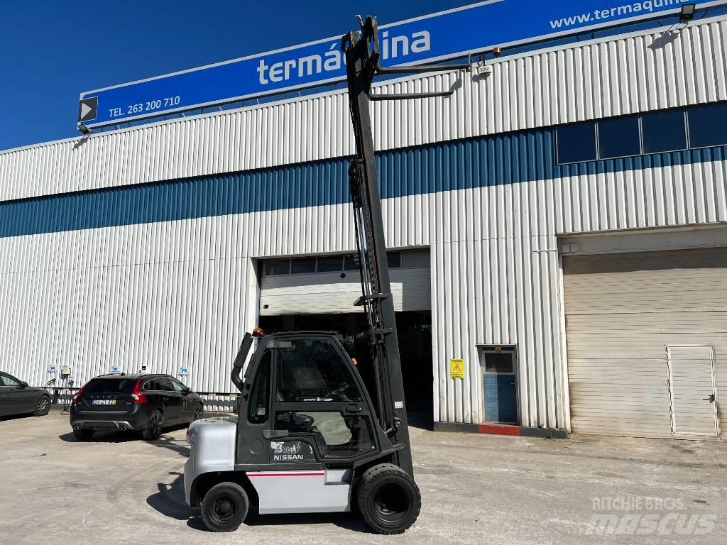 Nissan DX 30 Tehnika ar dīzeļa dzinēju