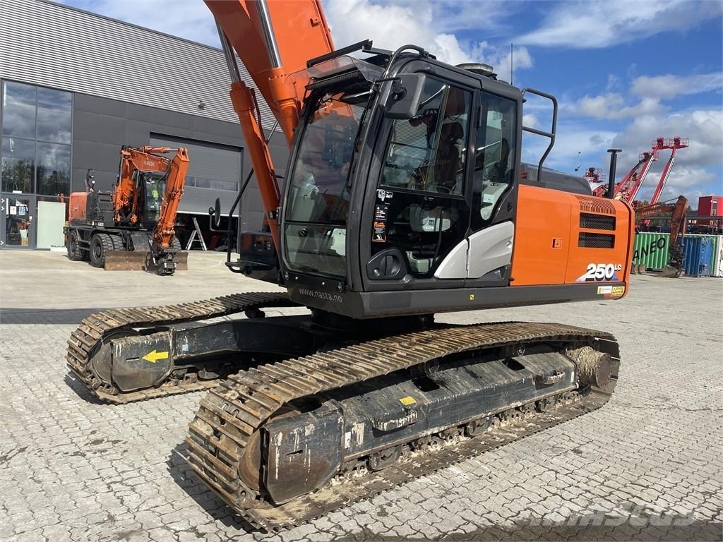 Hitachi ZX 250 LC-6 Kāpurķēžu ekskavatori