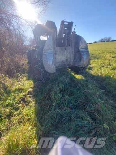 Timberjack 240C Šķeldotāji