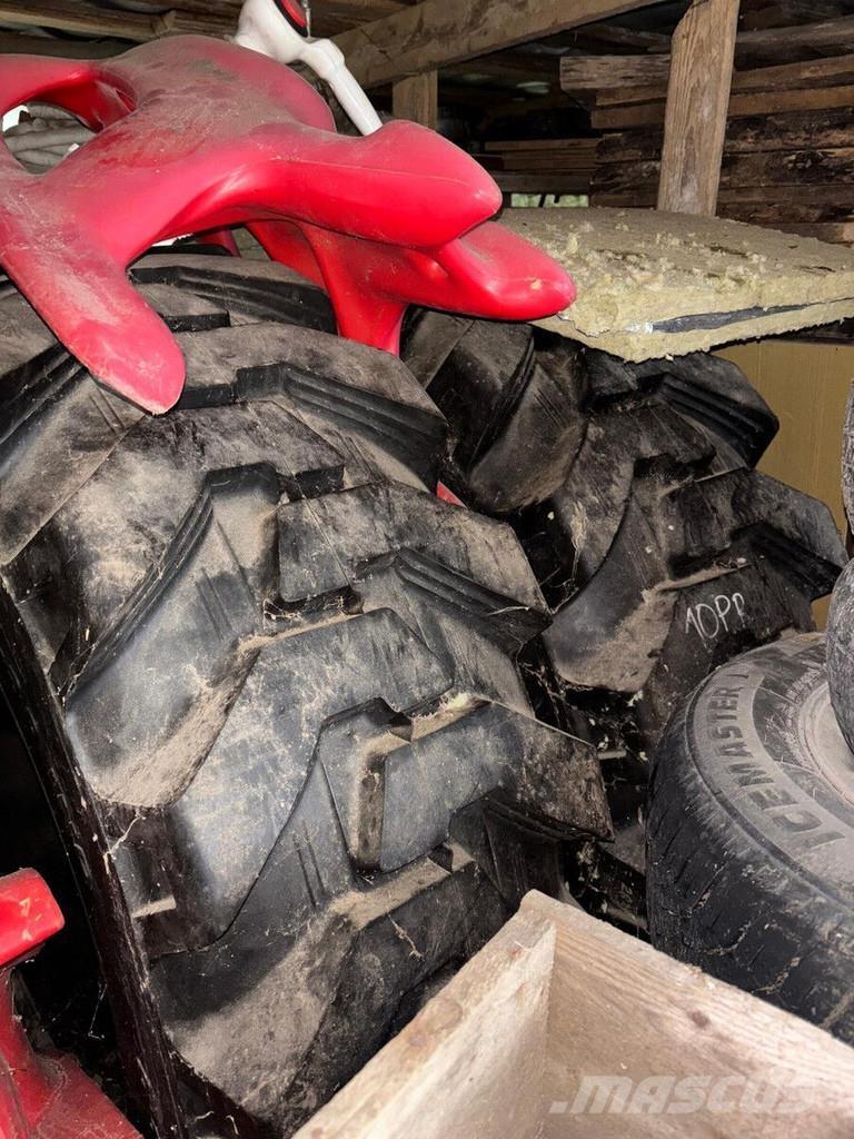 Fermec 860 Ekskavatori-iekrāvēji