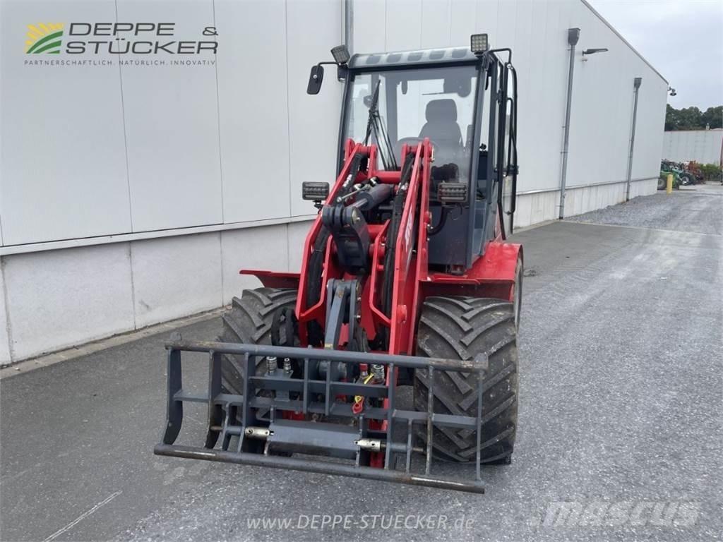 Toyo KU 851 Iekrāvēji uz riteņiem