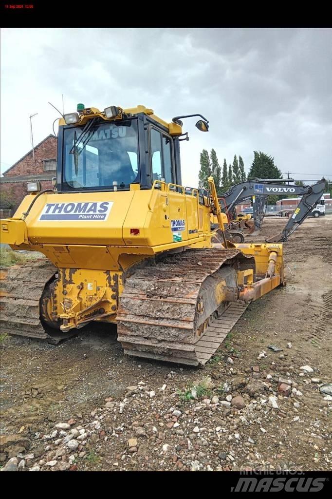 Komatsu D 65 PX-18 Kāpurķēžu buldozeri