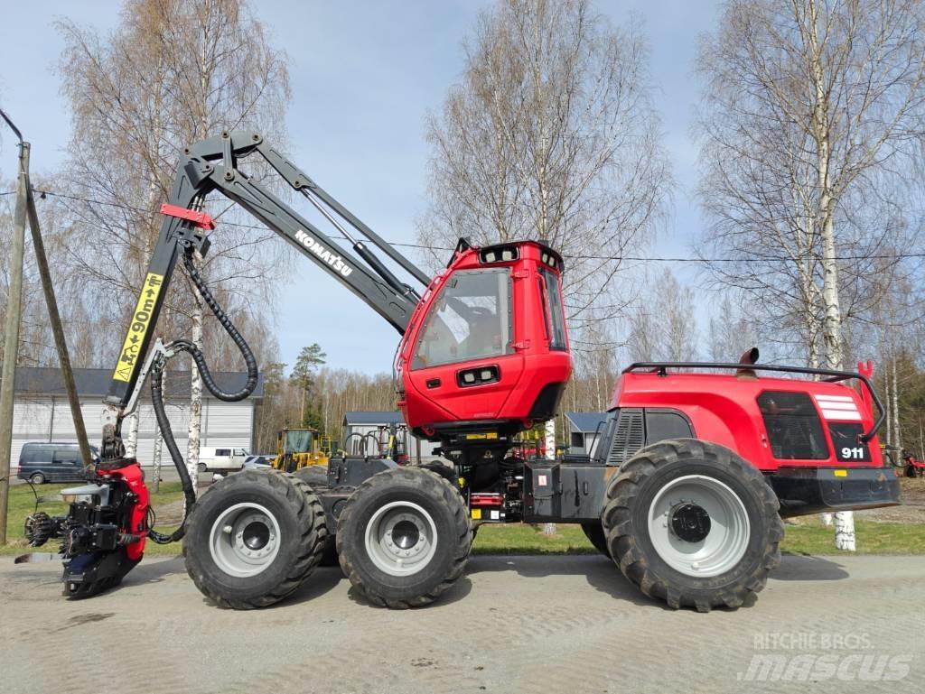 Komatsu 911 Harvesteri