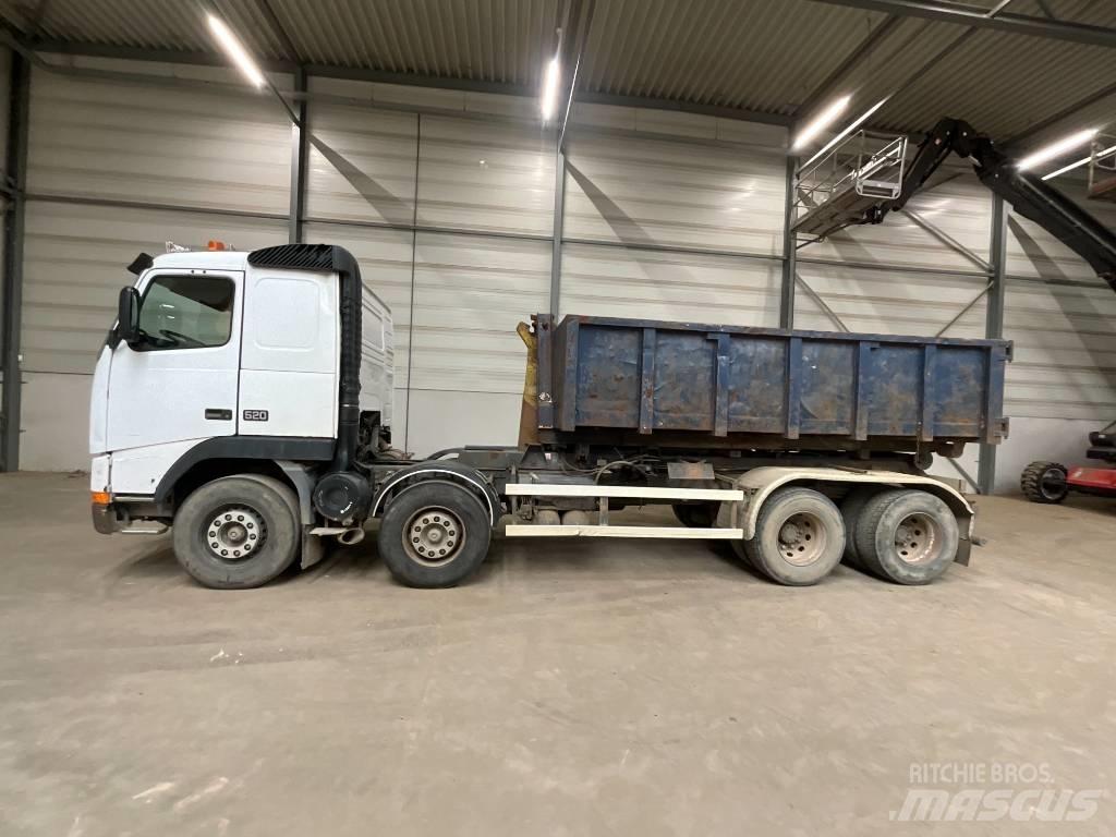 Volvo FH 16 520 8X4 Treileri ar āķi