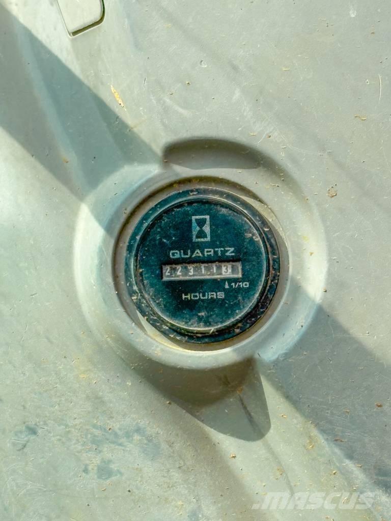 New Holland E 245 B Kāpurķēžu ekskavatori