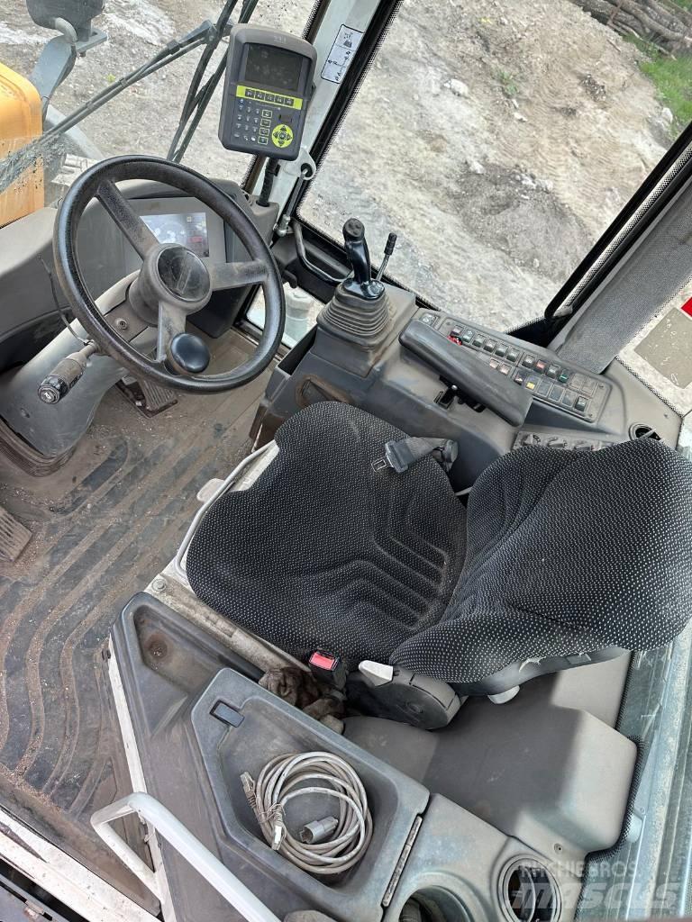 Liebherr L 514 Iekrāvēji uz riteņiem